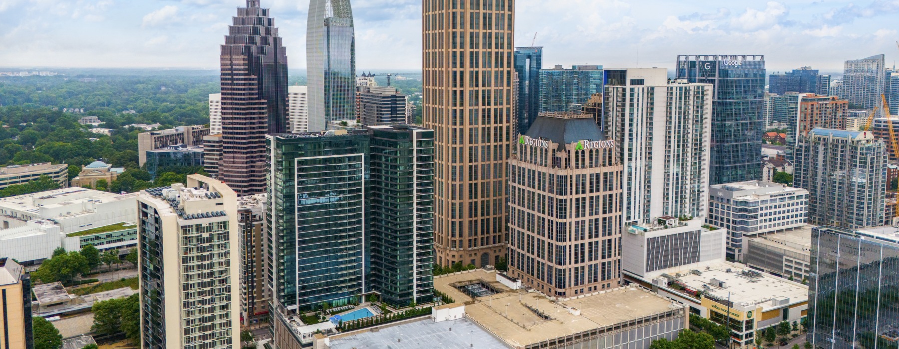 Skyline of downtown Atlanta with Hanover Midtown in the forefront 